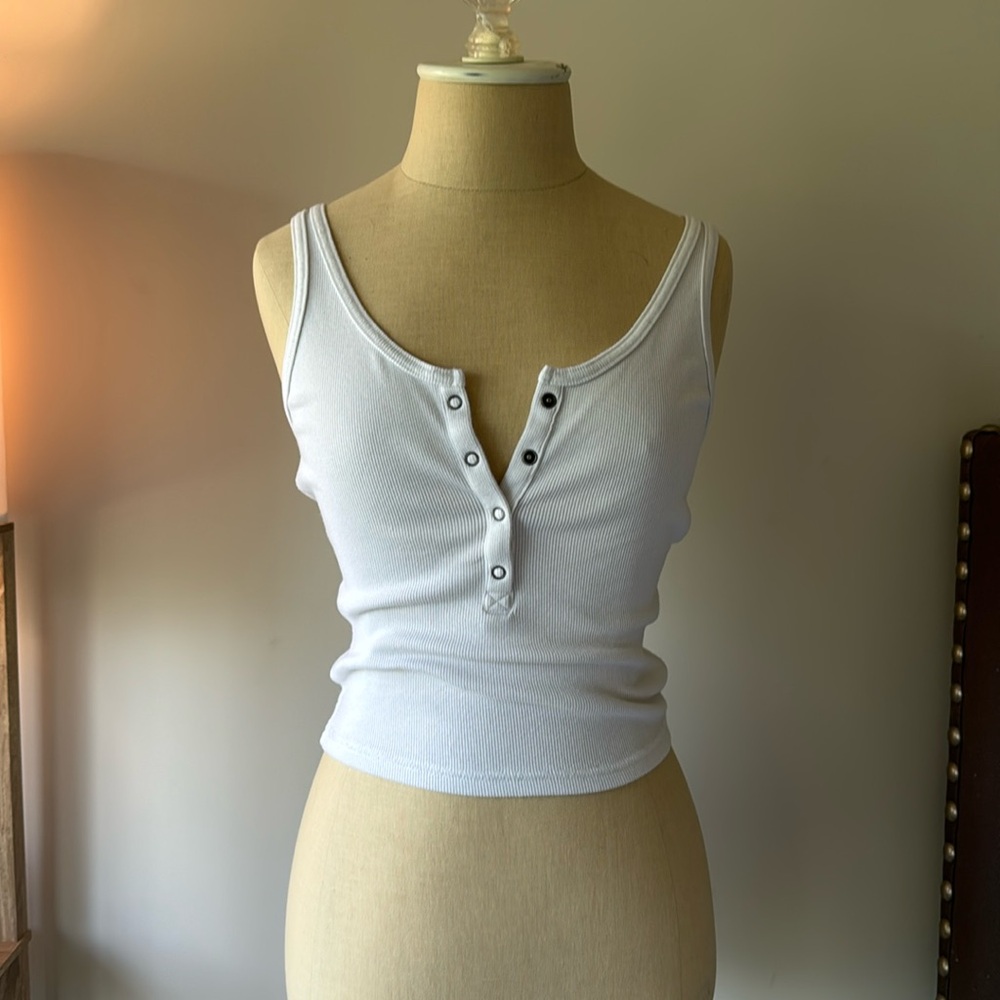 Abercrombie & Fitch Cropped Button-up